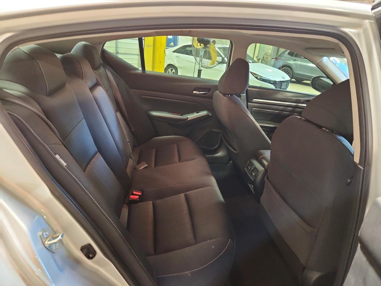 2019 NISSAN ALTIMA SV photo 19