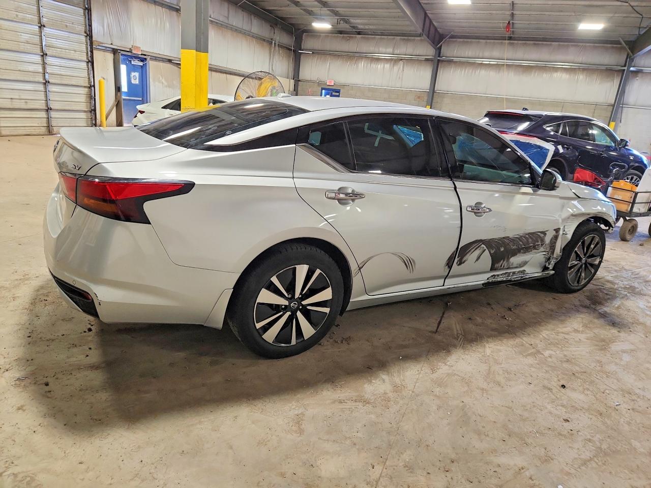 2019 NISSAN ALTIMA SV photo 5