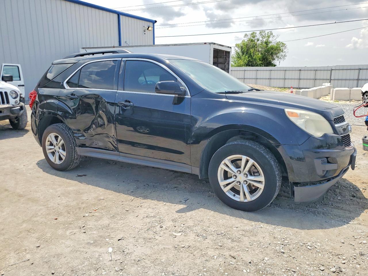 2015 CHEVROLET EQUINOX LT photo 4
