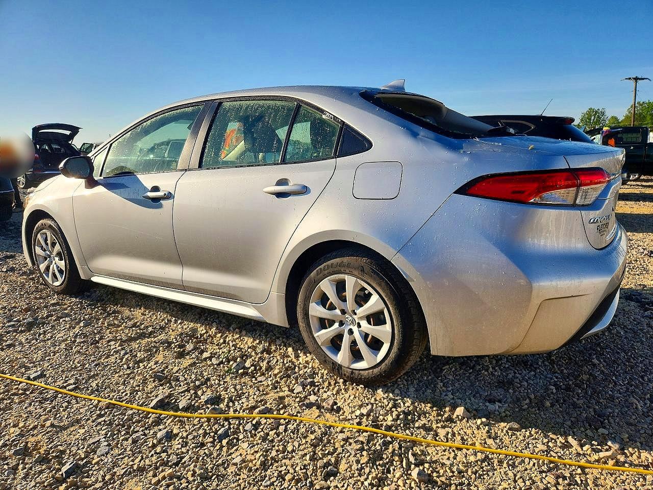 2021 TOYOTA COROLLA LE photo 4