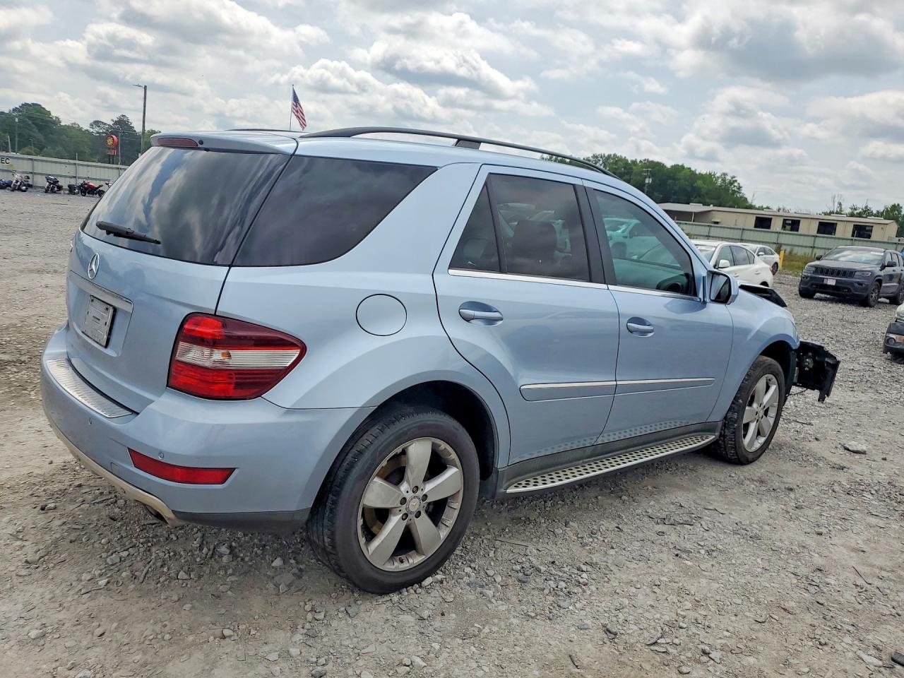 2010 MERCEDES-BENZ ML 350 photo 3