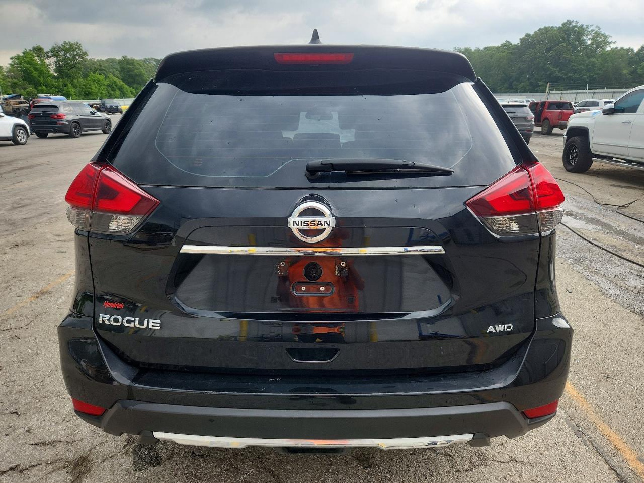 2017 NISSAN ROGUE S photo 6