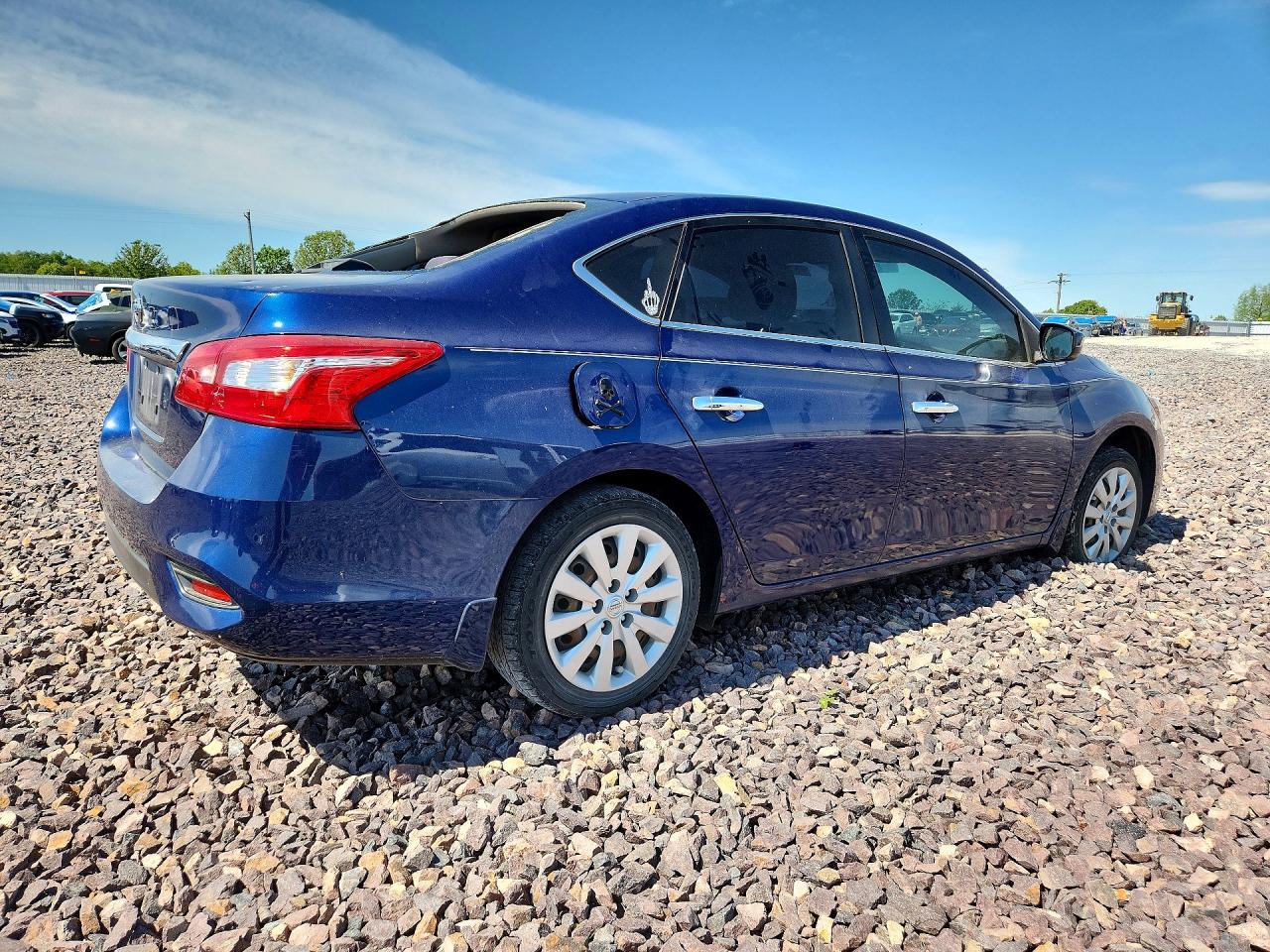 2017 NISSAN SENTRA S photo 3