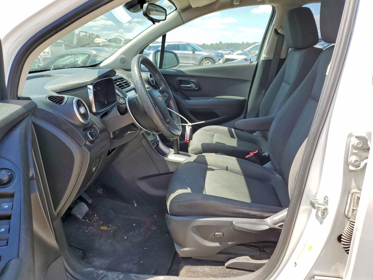 2015 CHEVROLET TRAX 1LT photo 7