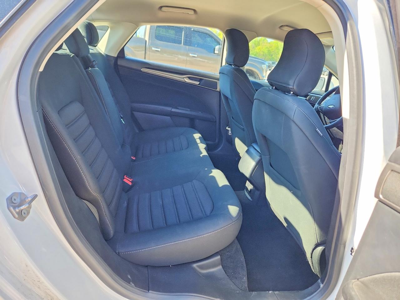 2018 FORD FUSION SE photo 28