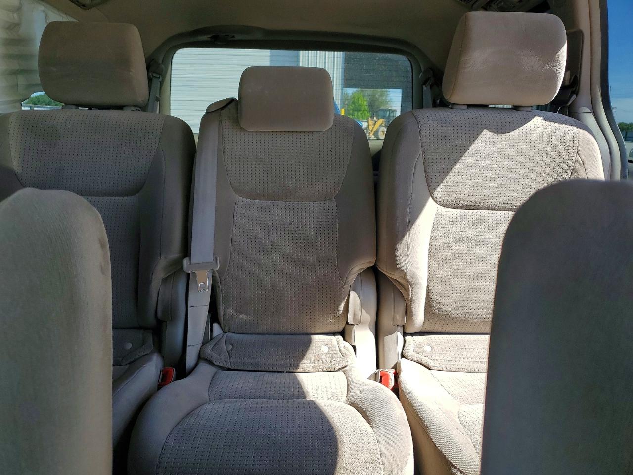 2007 TOYOTA SIENNA LE 8-PASSENGER photo 28