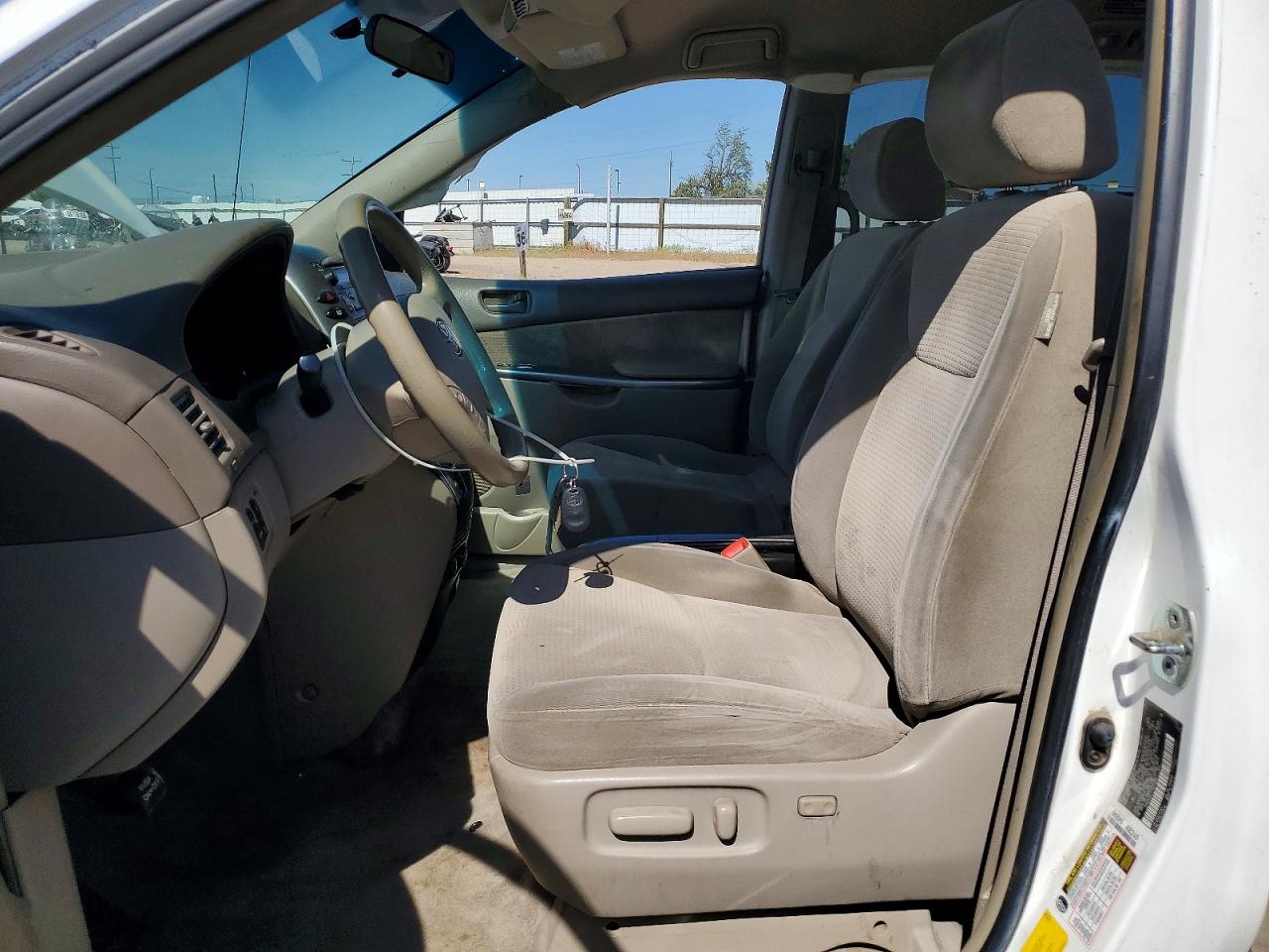 2007 TOYOTA SIENNA LE 8-PASSENGER photo 19