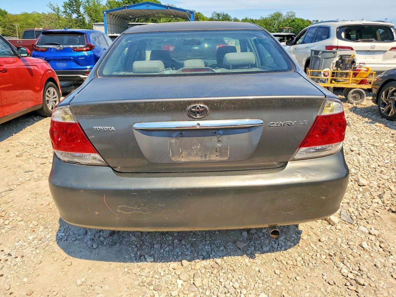 2005 TOYOTA CAMRY LE photo 16