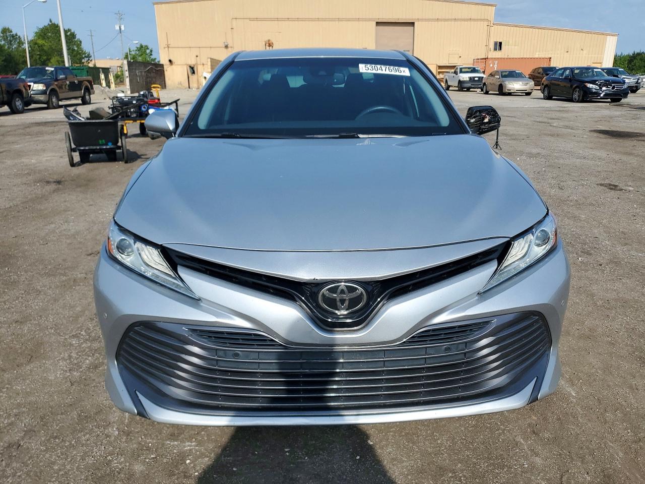 2018 TOYOTA CAMRY XLE photo 9