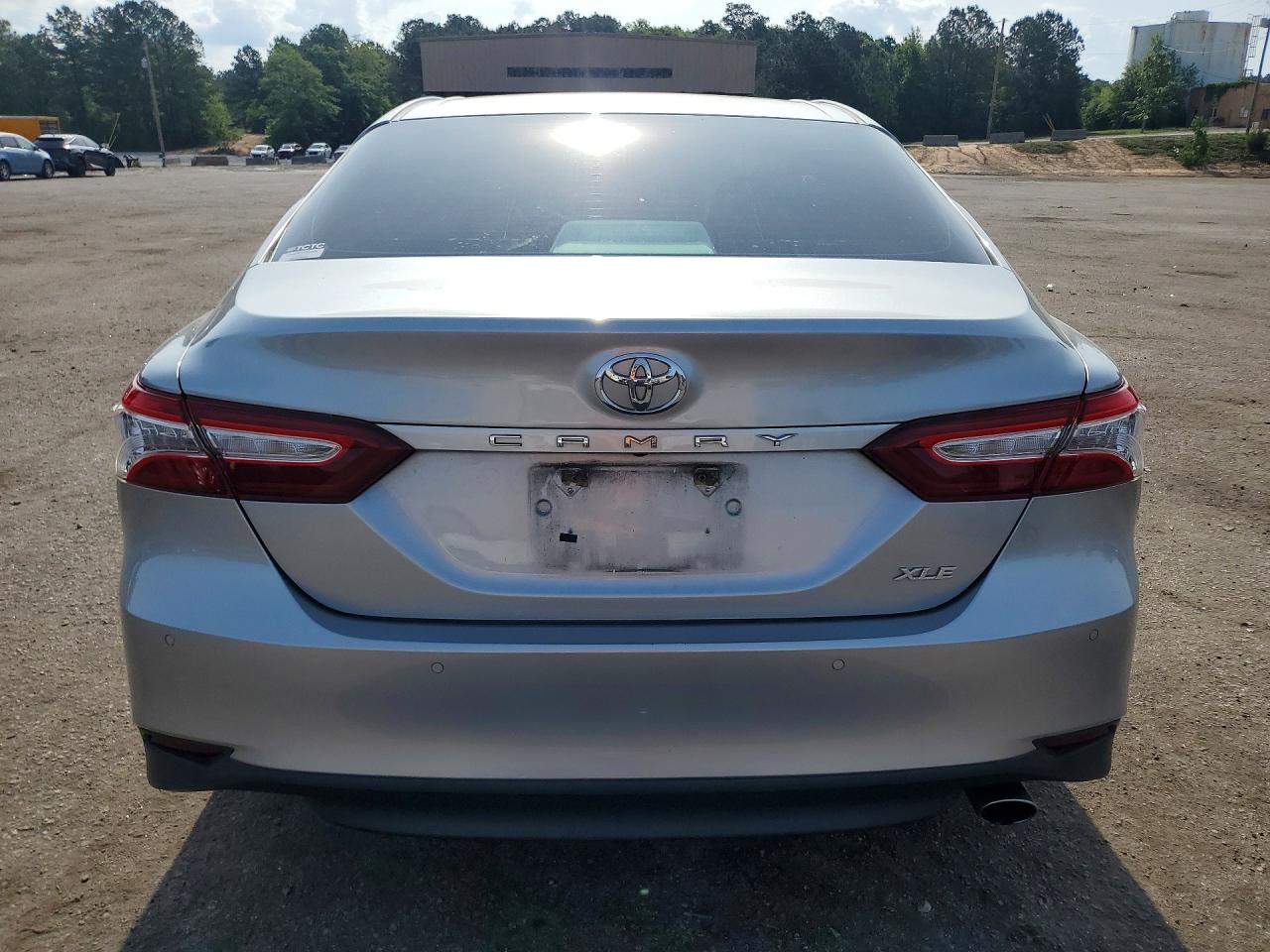 2018 TOYOTA CAMRY XLE photo 11