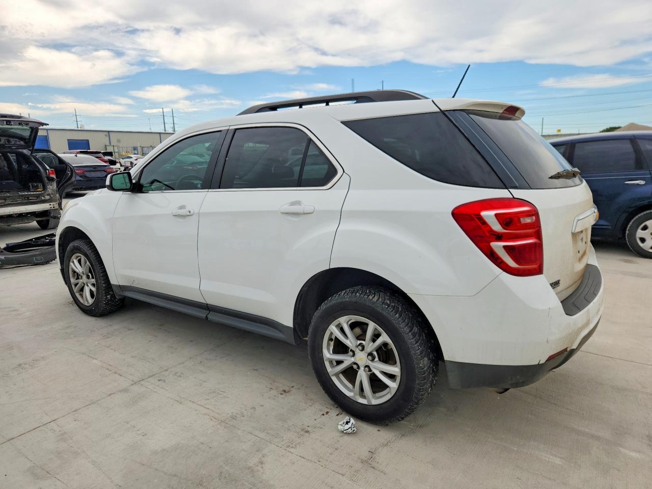 2016 CHEVROLET EQUINOX LT photo 3