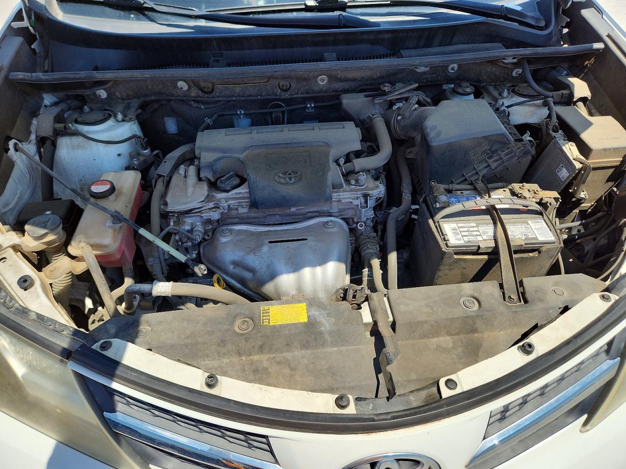 2015 TOYOTA RAV4 XLE photo 23