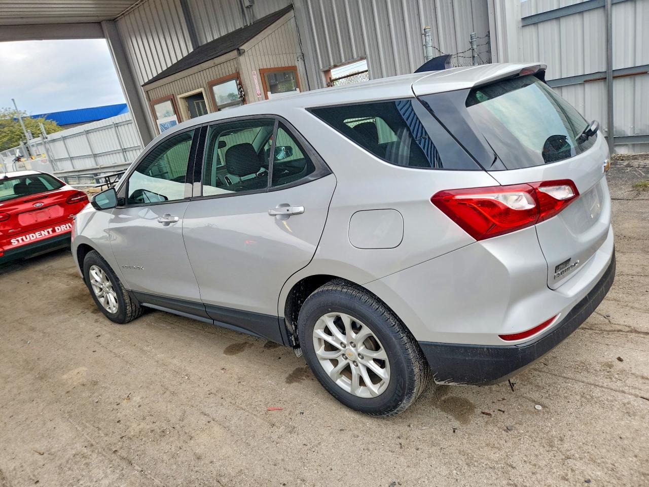 2019 CHEVROLET EQUINOX LS photo 2