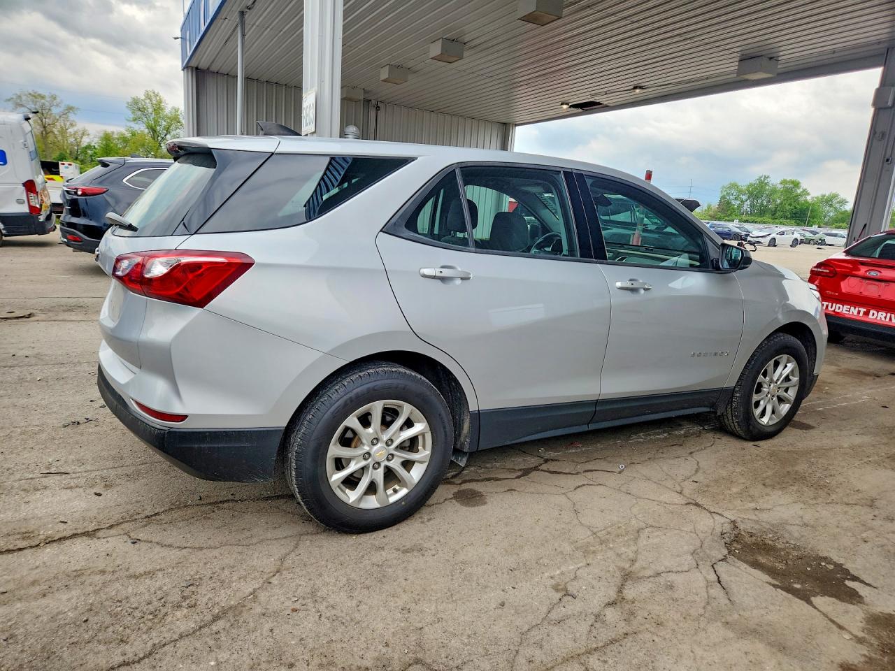 2019 CHEVROLET EQUINOX LS photo 3