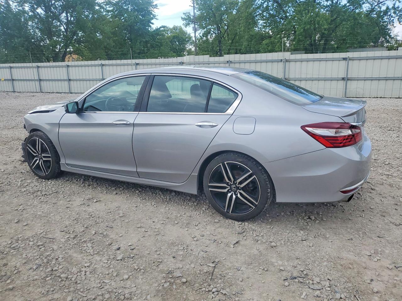 2017 HONDA ACCORD SPORT photo 2