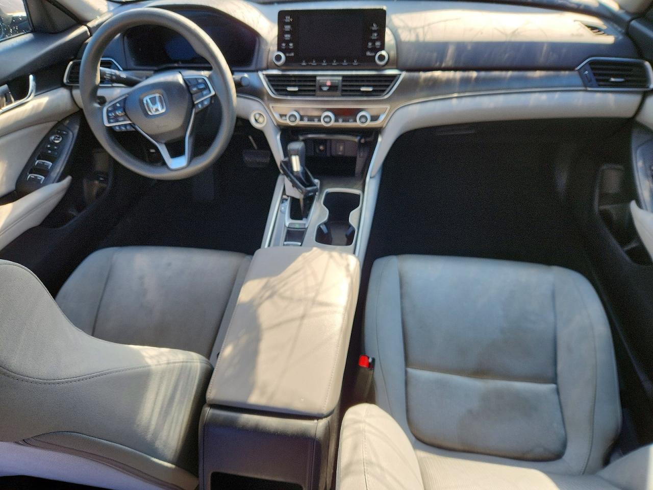 2018 HONDA ACCORD LX photo 22
