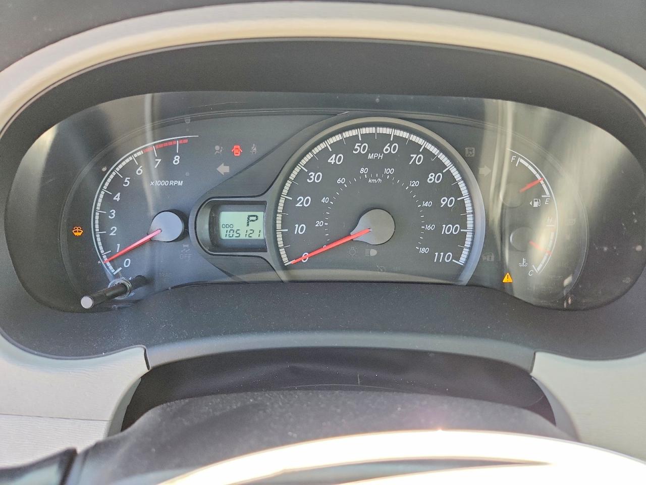 2014 TOYOTA SIENNA LE photo 25