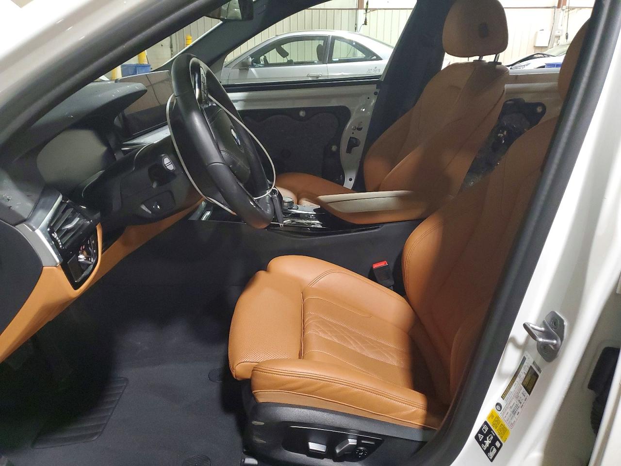 2022 BMW 530 XI photo 13
