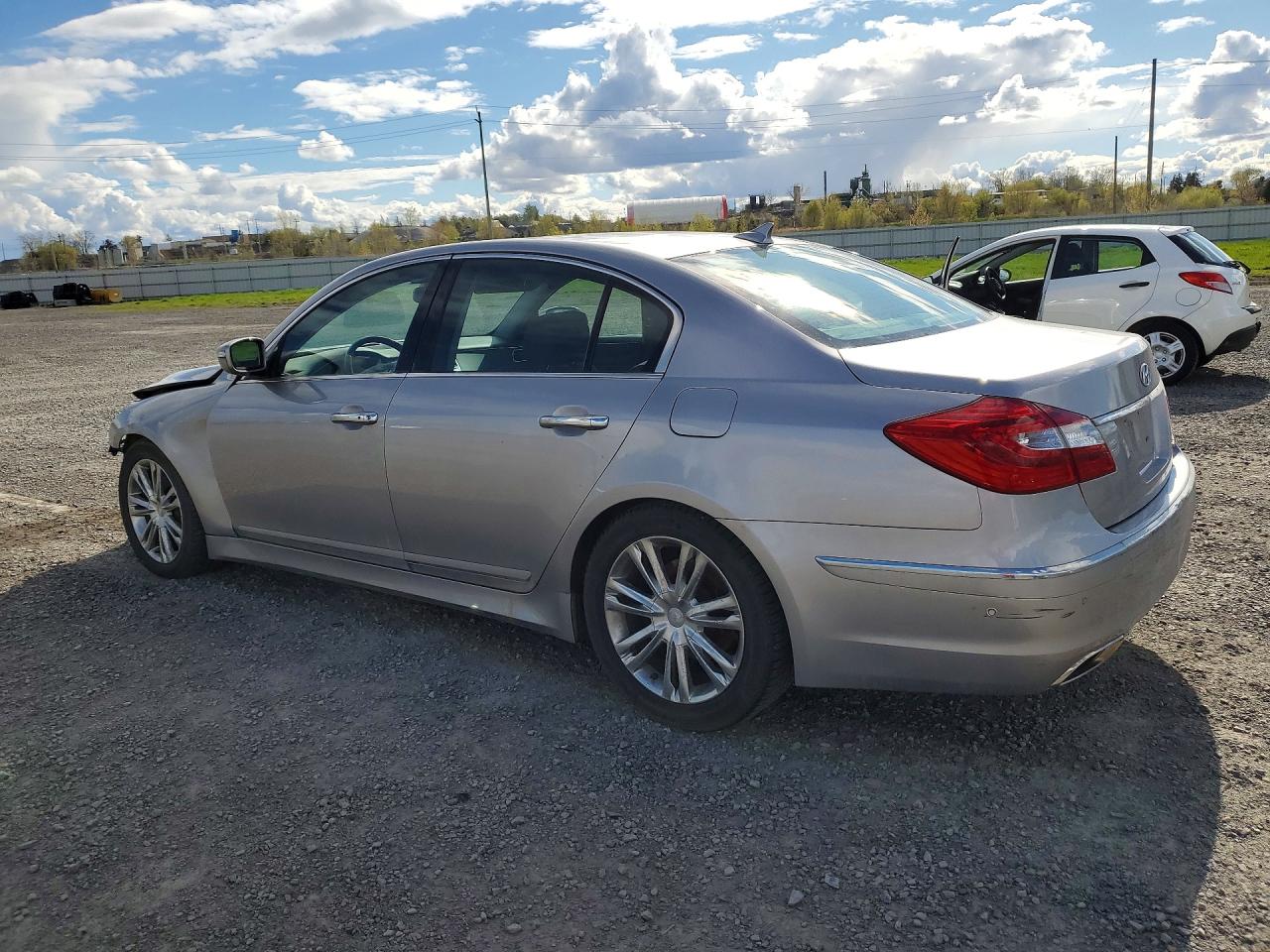 2012 HYUNDAI GENESIS 3.8L photo 2