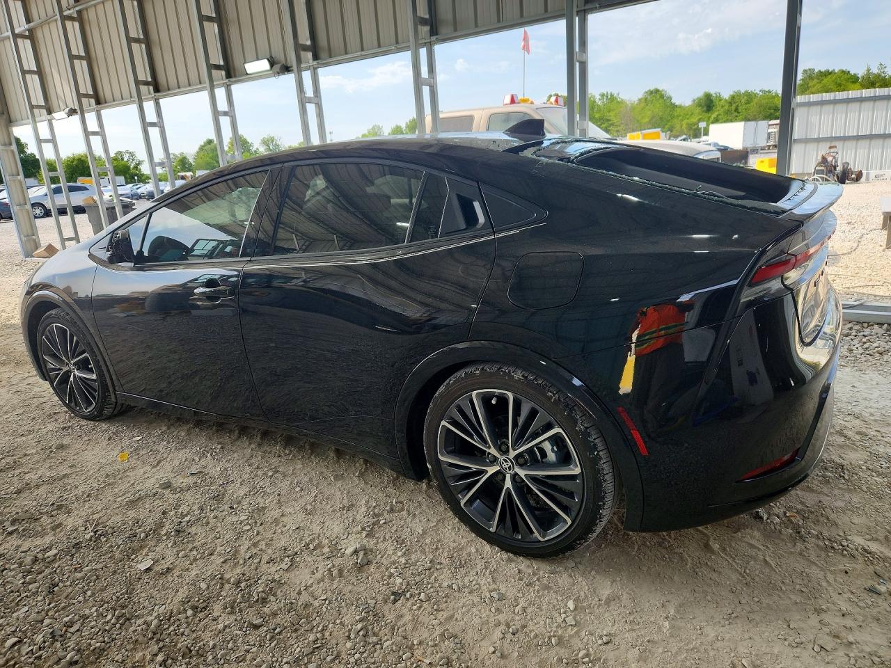 2024 TOYOTA PRIUS XLE photo 3