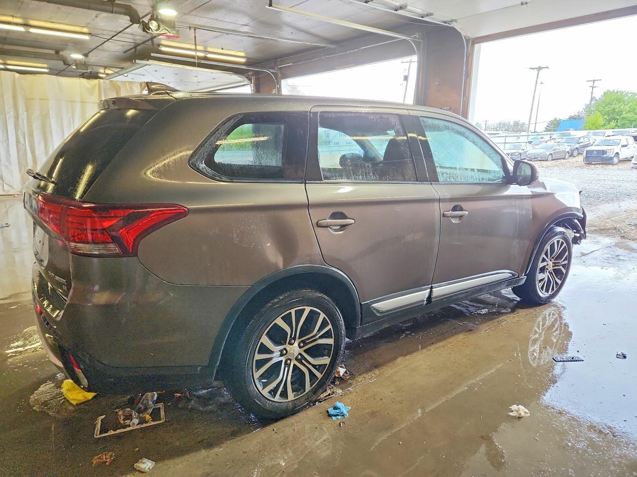 2018 MITSUBISHI OUTLANDER SE photo 5