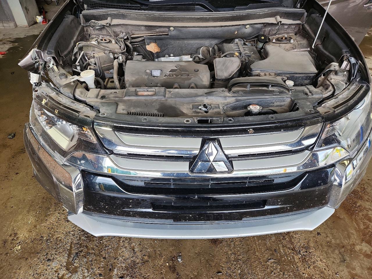 2018 MITSUBISHI OUTLANDER SE photo 23