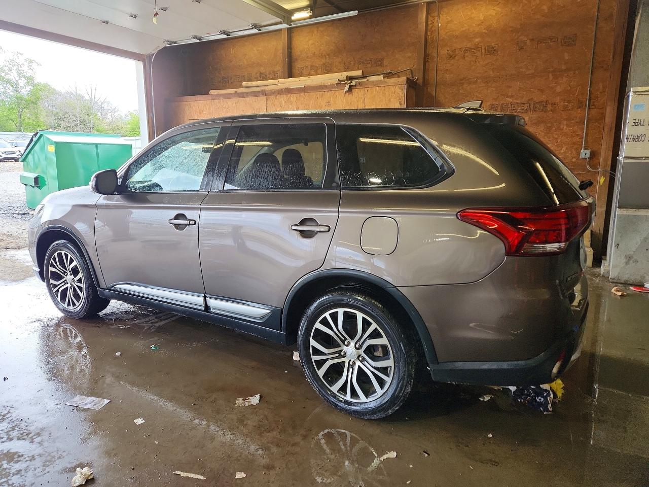 2018 MITSUBISHI OUTLANDER SE photo 3