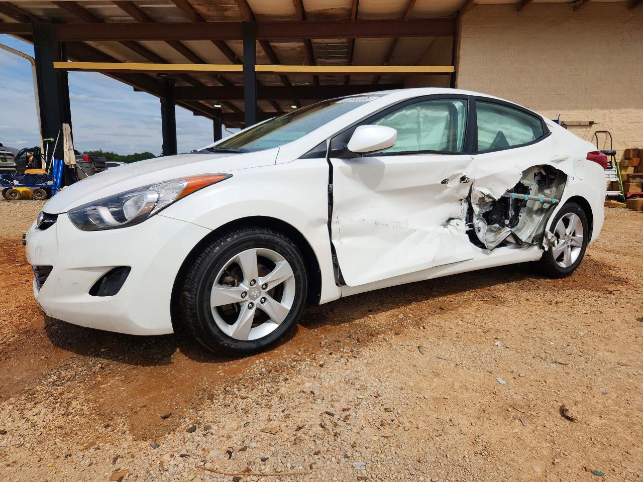 2013 HYUNDAI ELANTRA
