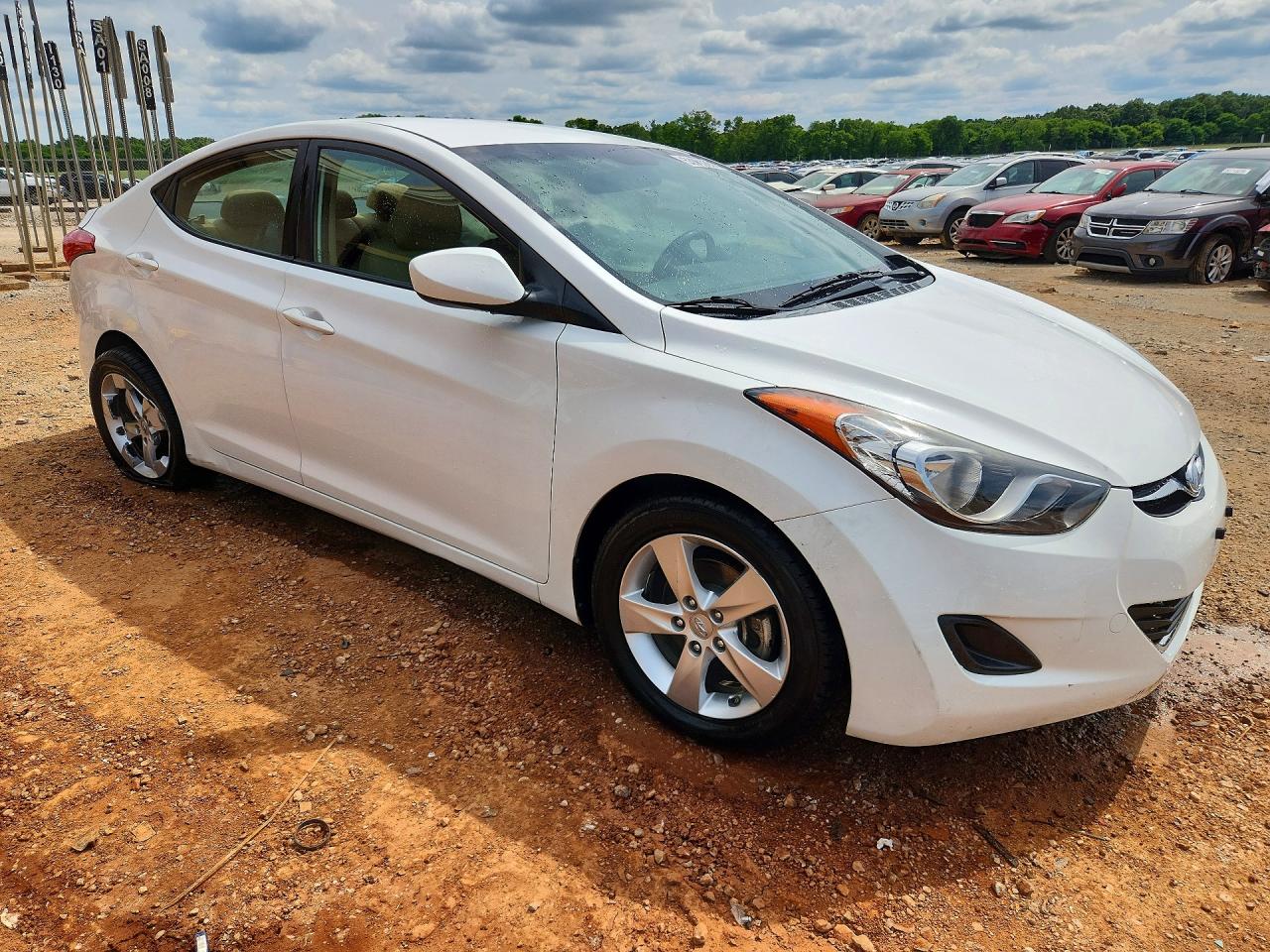 2013 HYUNDAI ELANTRA GLS photo 7
