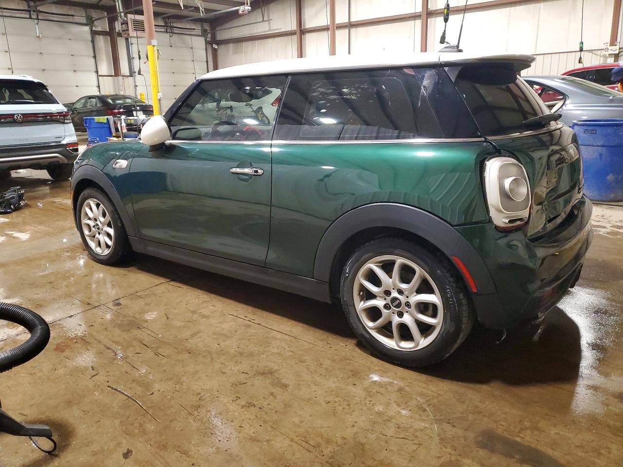 2014 MINI COOPER S photo 2