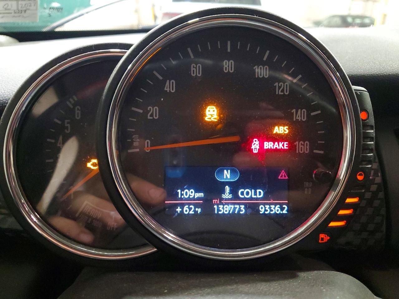 2014 MINI COOPER S photo 9