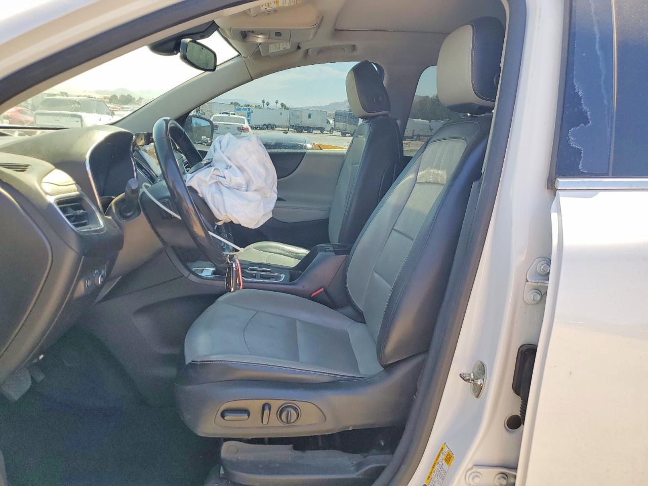 2018 CHEVROLET EQUINOX PREMIER photo 19