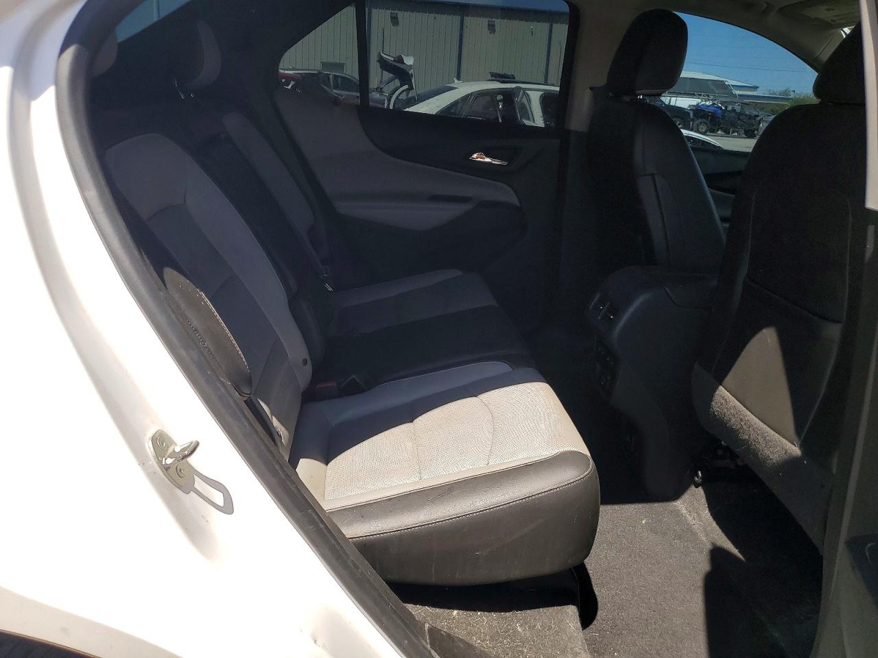 2018 CHEVROLET EQUINOX PREMIER photo 31