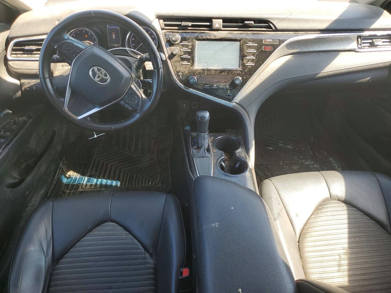 2018 TOYOTA CAMRY SE photo 15
