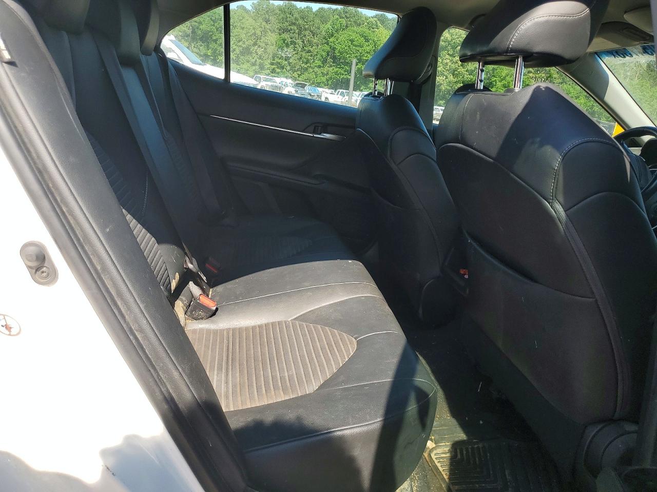 2018 TOYOTA CAMRY SE photo 19