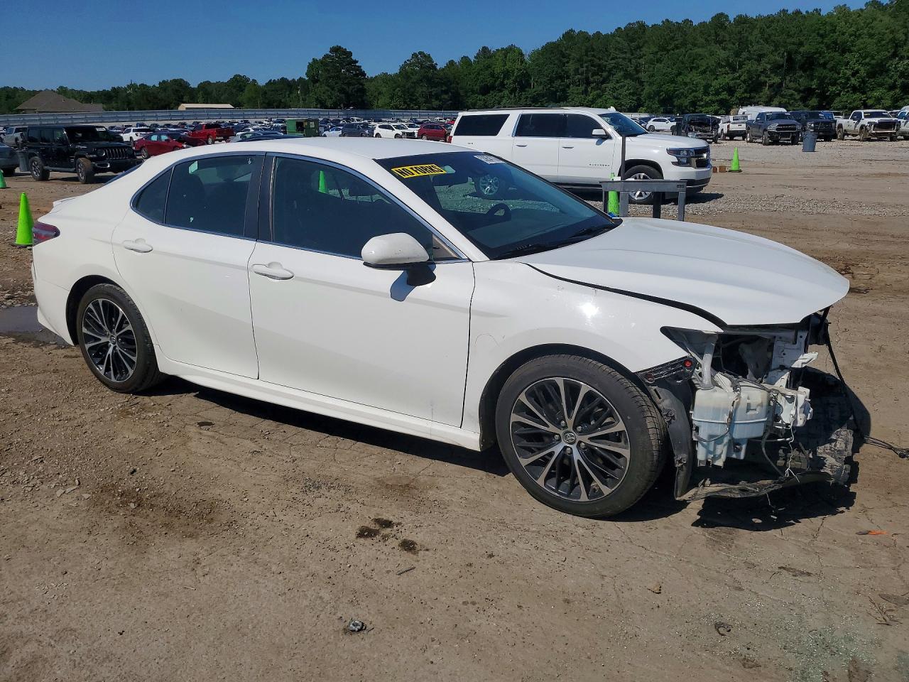 2018 TOYOTA CAMRY SE photo 7