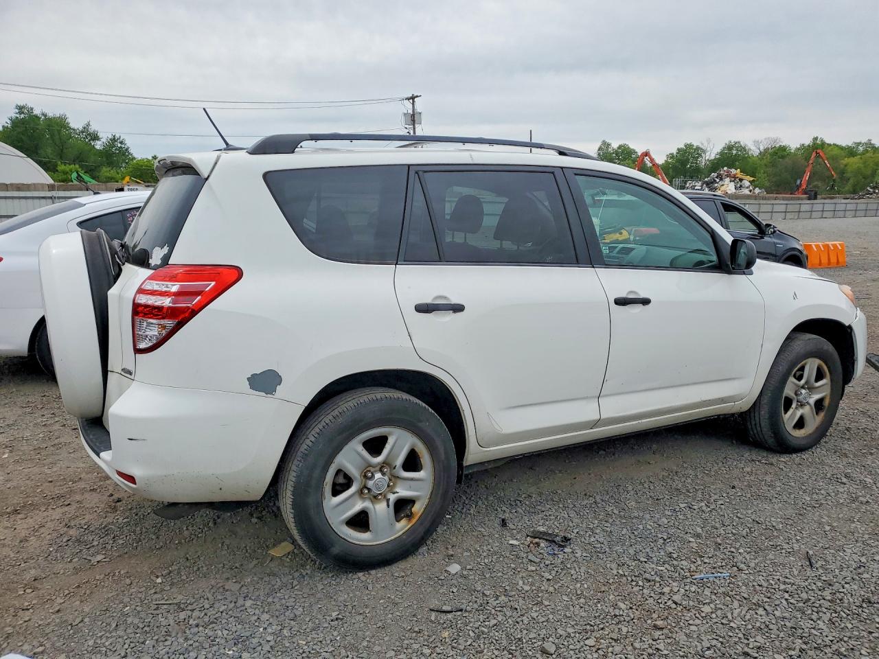 2012 TOYOTA RAV4 BASE photo 9