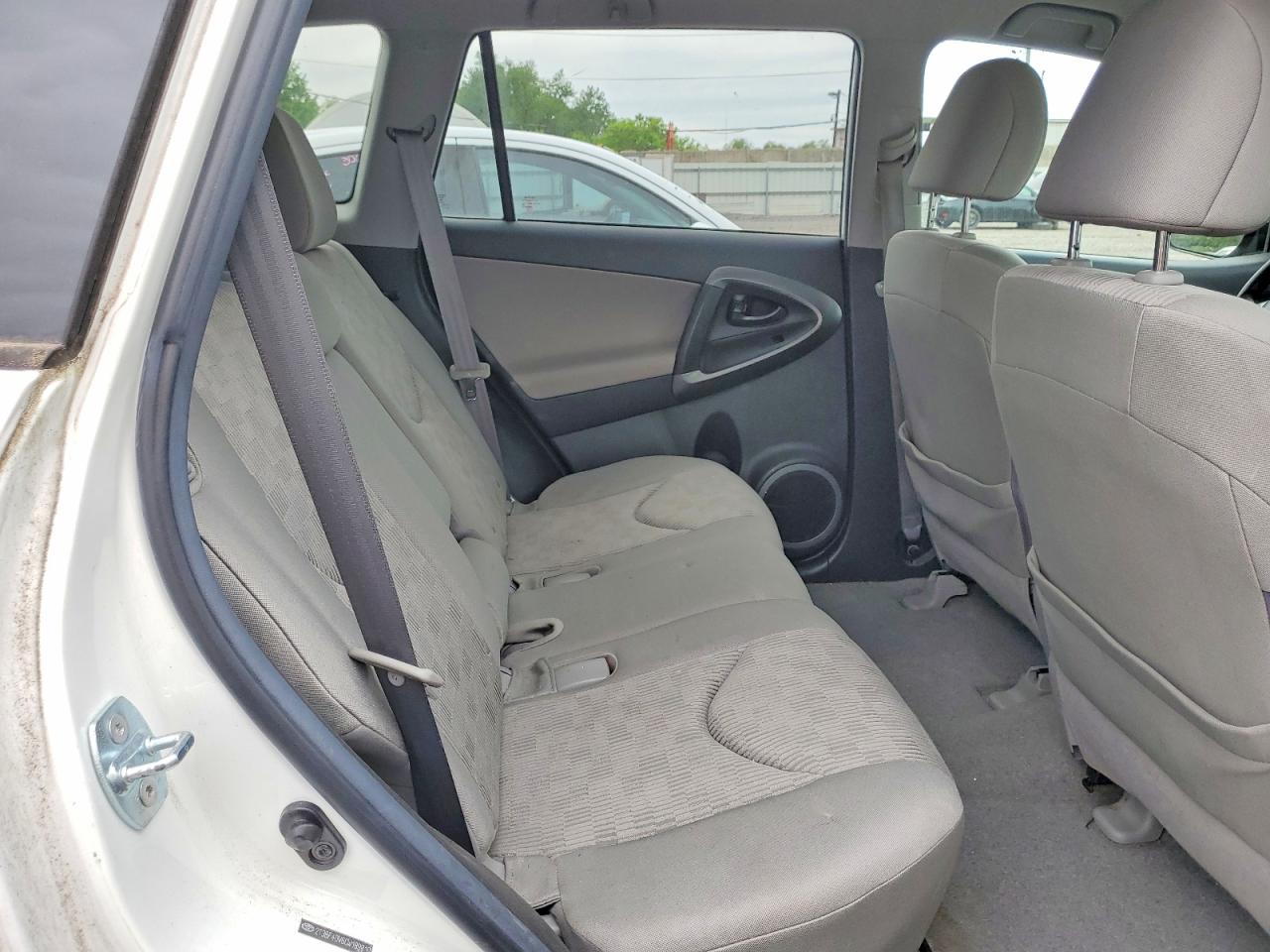 2012 TOYOTA RAV4 BASE photo 41