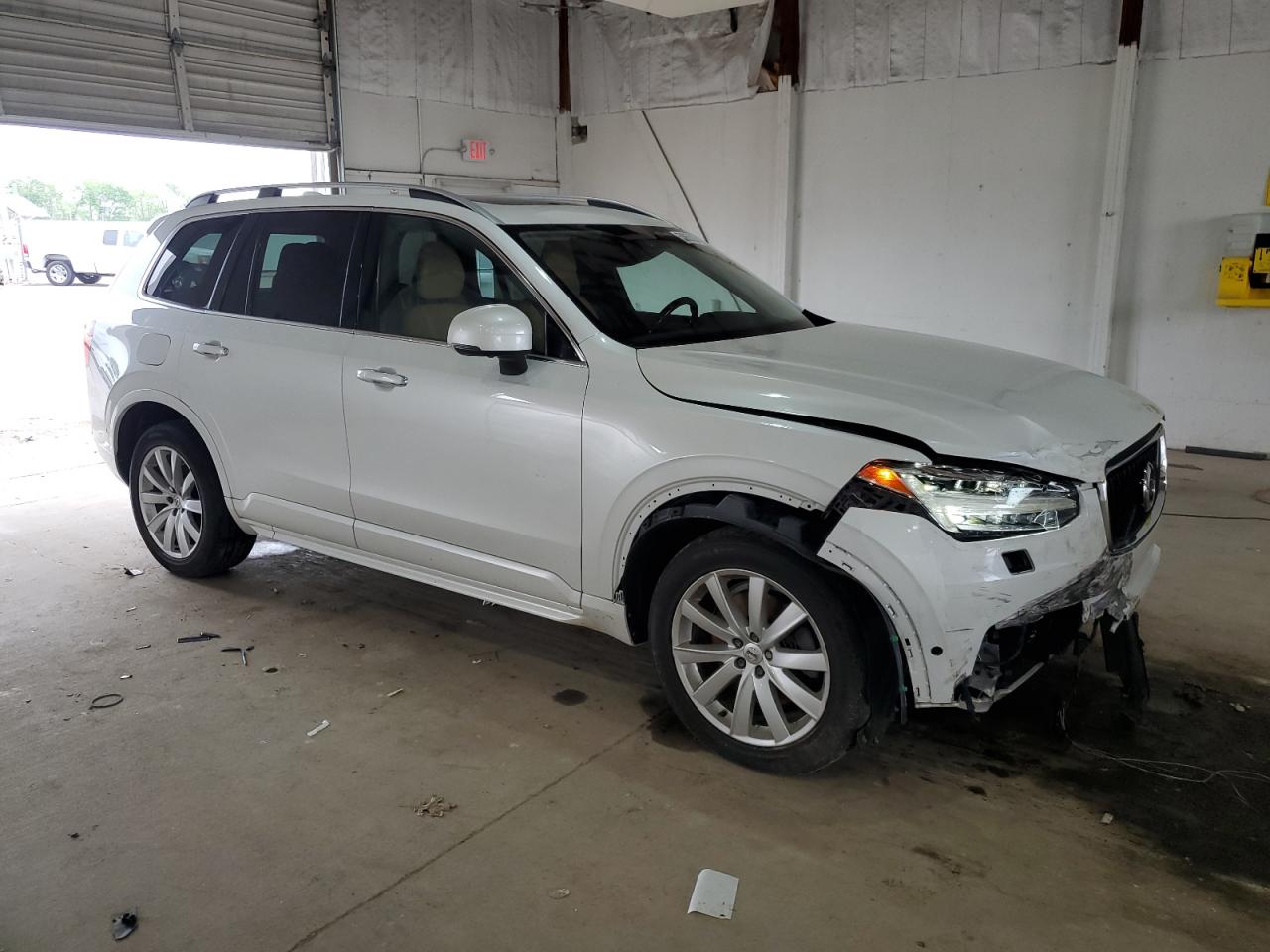 2016 VOLVO XC90 T6 photo 4