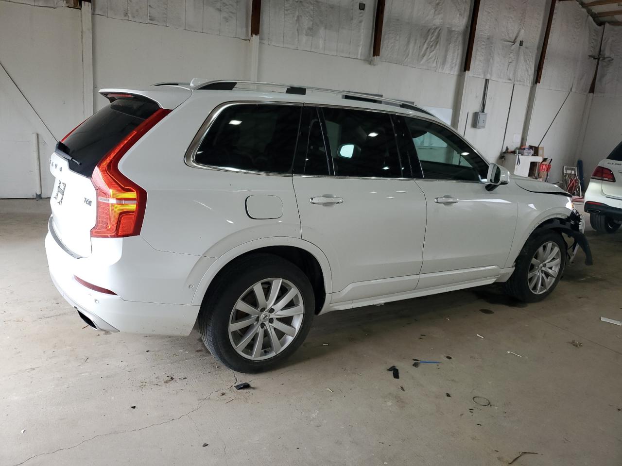 2016 VOLVO XC90 T6 photo 3