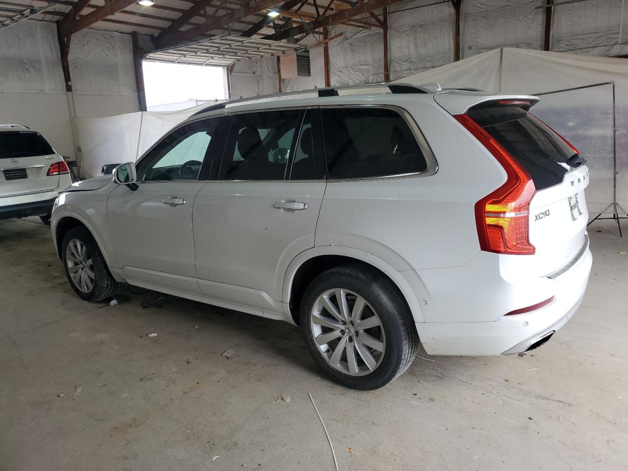2016 VOLVO XC90 T6 photo 2
