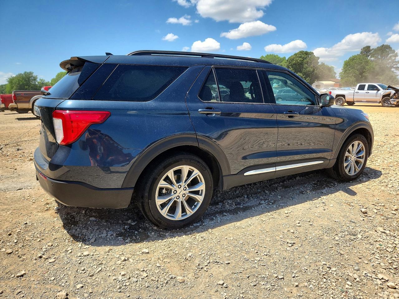 2024 FORD EXPLORER XLT photo 5