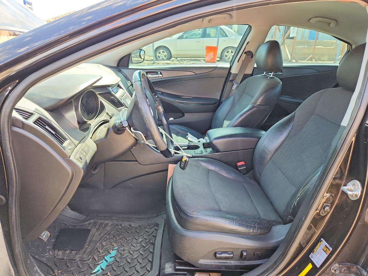 2013 HYUNDAI SONATA SE photo 13