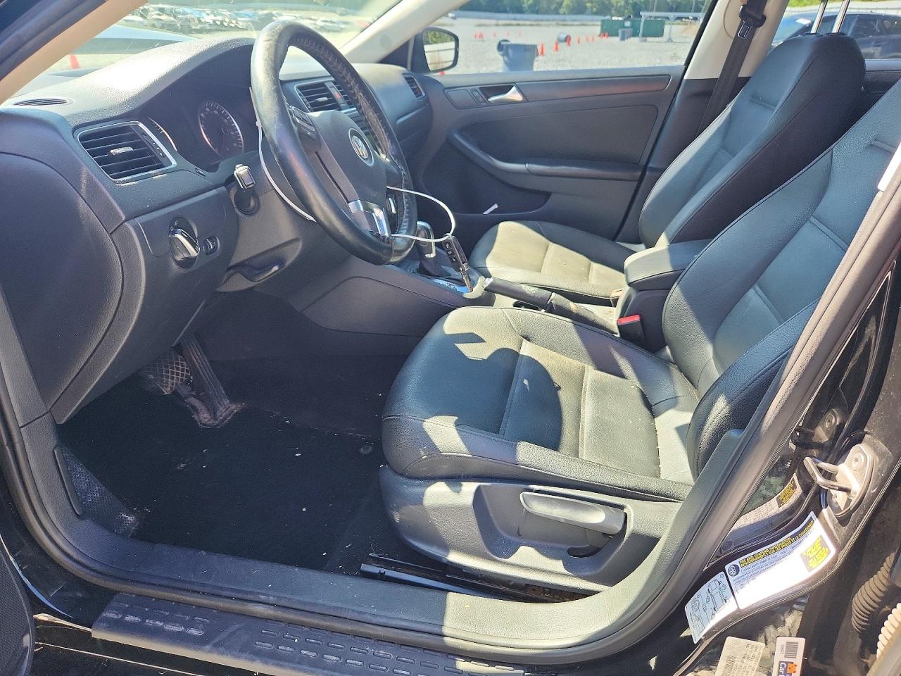 2012 VOLKSWAGEN JETTA SE photo 19