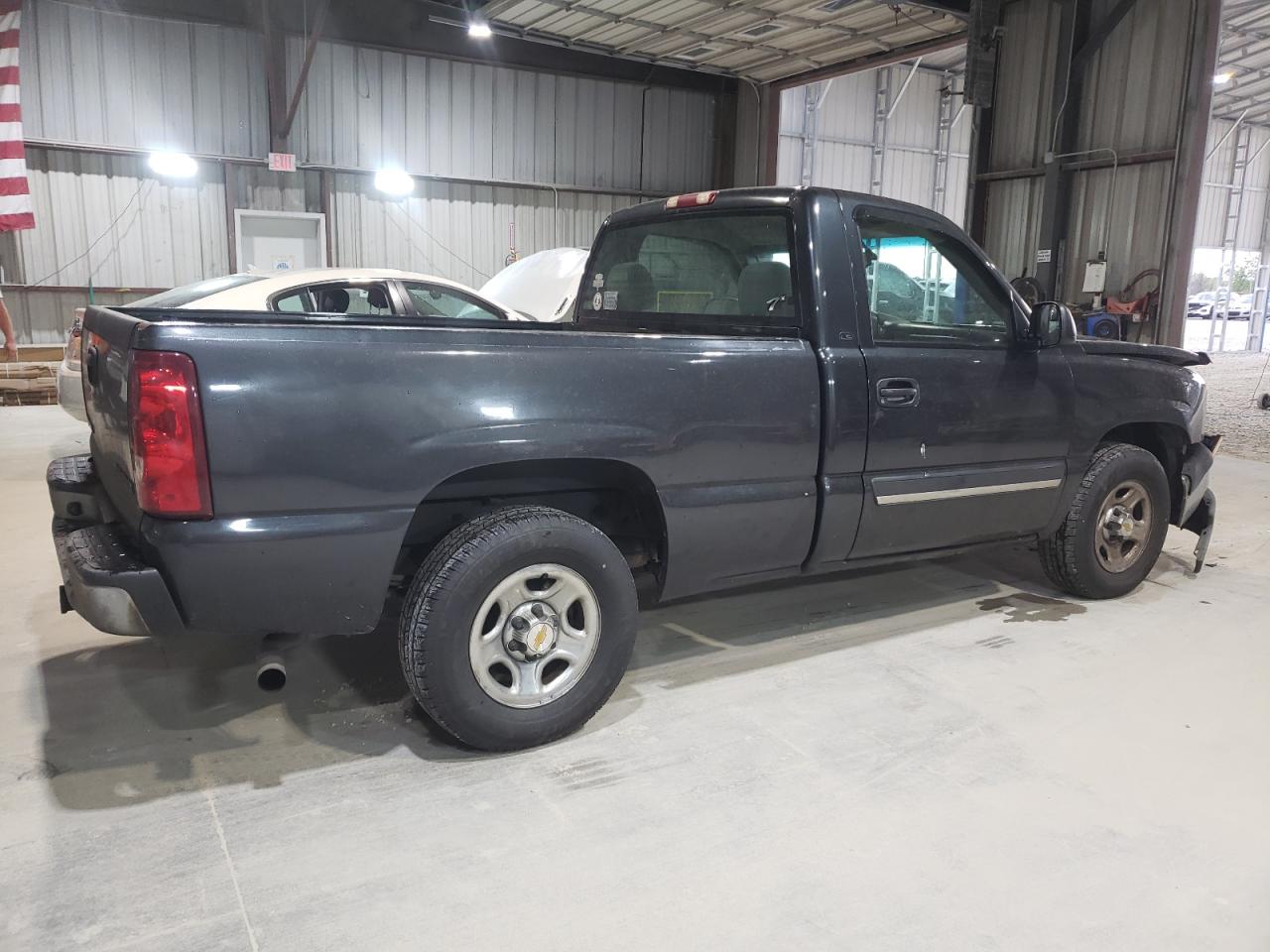 2003 CHEVROLET SILVERADO C1500 photo 3
