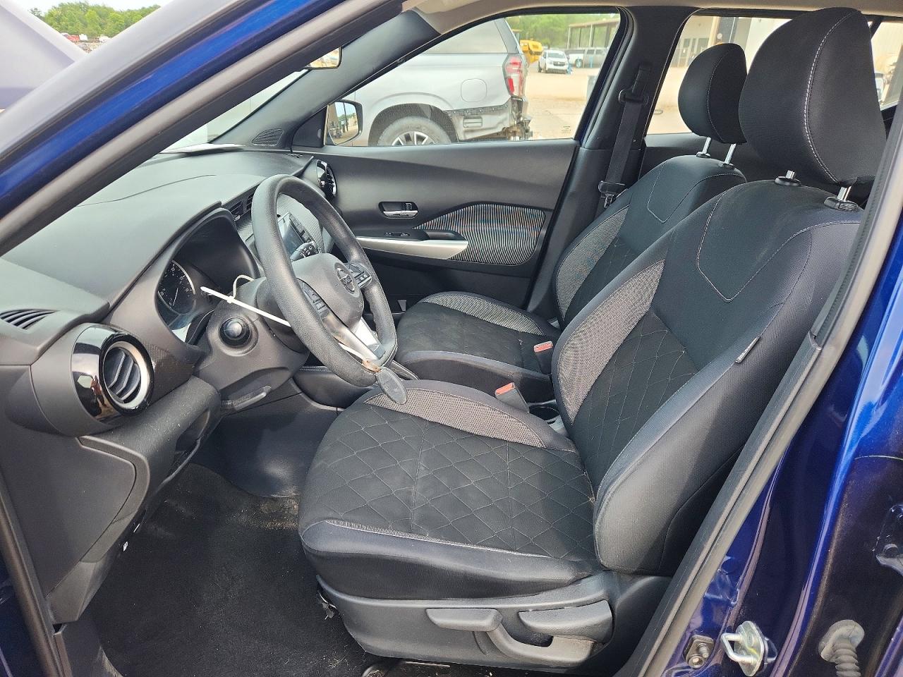 2020 NISSAN KICKS SV photo 13