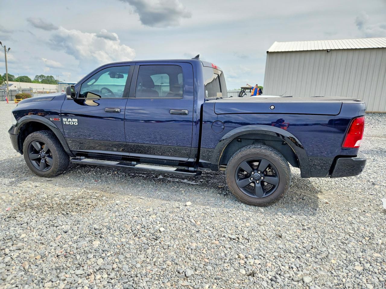 2015 RAM 1500 SLT photo 3