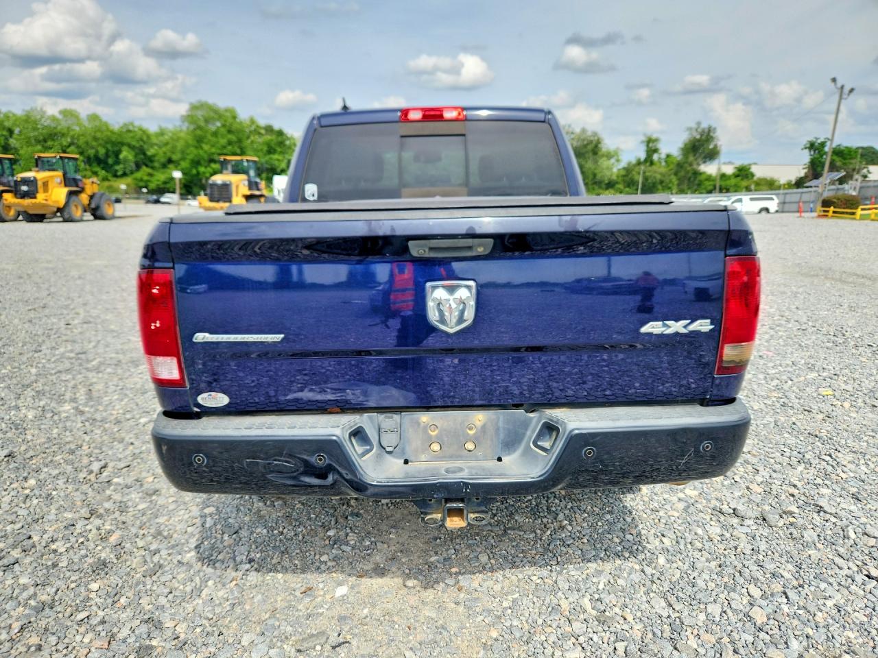 2015 RAM 1500 SLT photo 11
