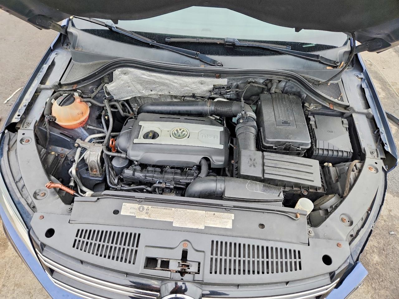 2013 VOLKSWAGEN TIGUAN S photo 34