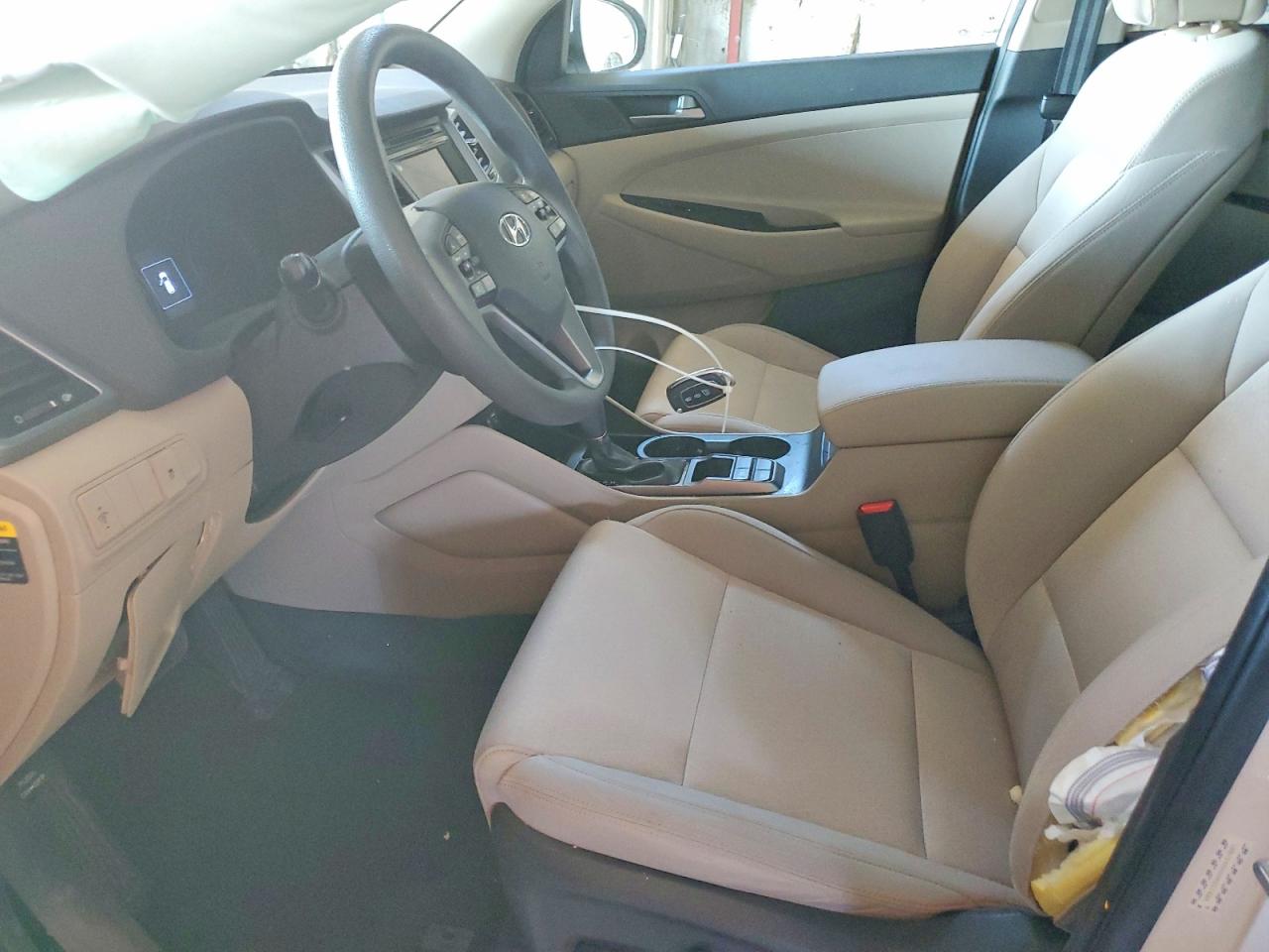 2017 HYUNDAI TUCSON SE photo 19